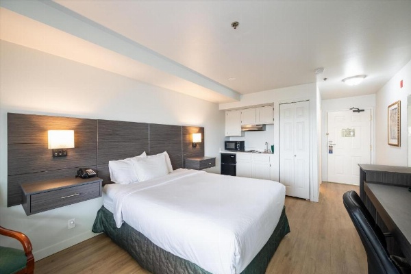 Baymont INN & Suites by Wyndham image 124