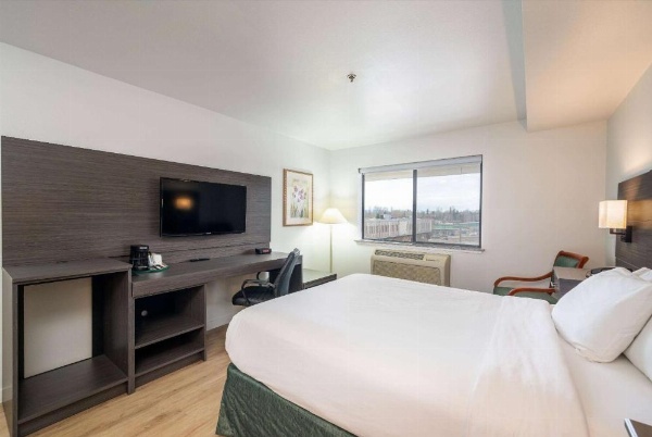 Baymont INN & Suites by Wyndham image 17