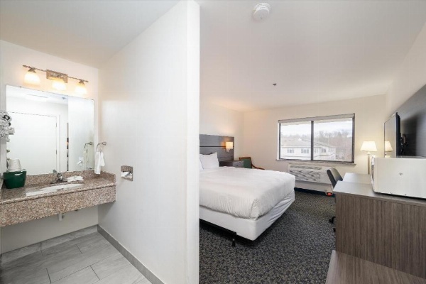 Baymont INN & Suites by Wyndham image 65